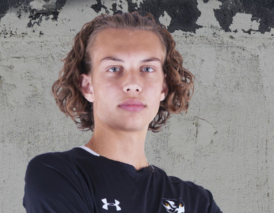 Tom Bernhardt Honoured as 2019-20 ACAC South Male Soccer Rookie of the Year