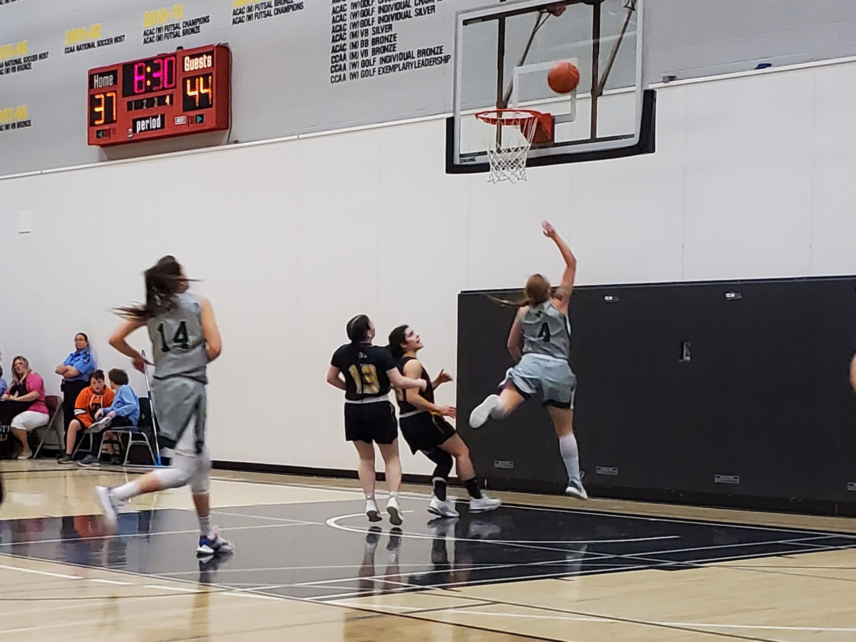 Rustlers upset Broncos to advance to Final