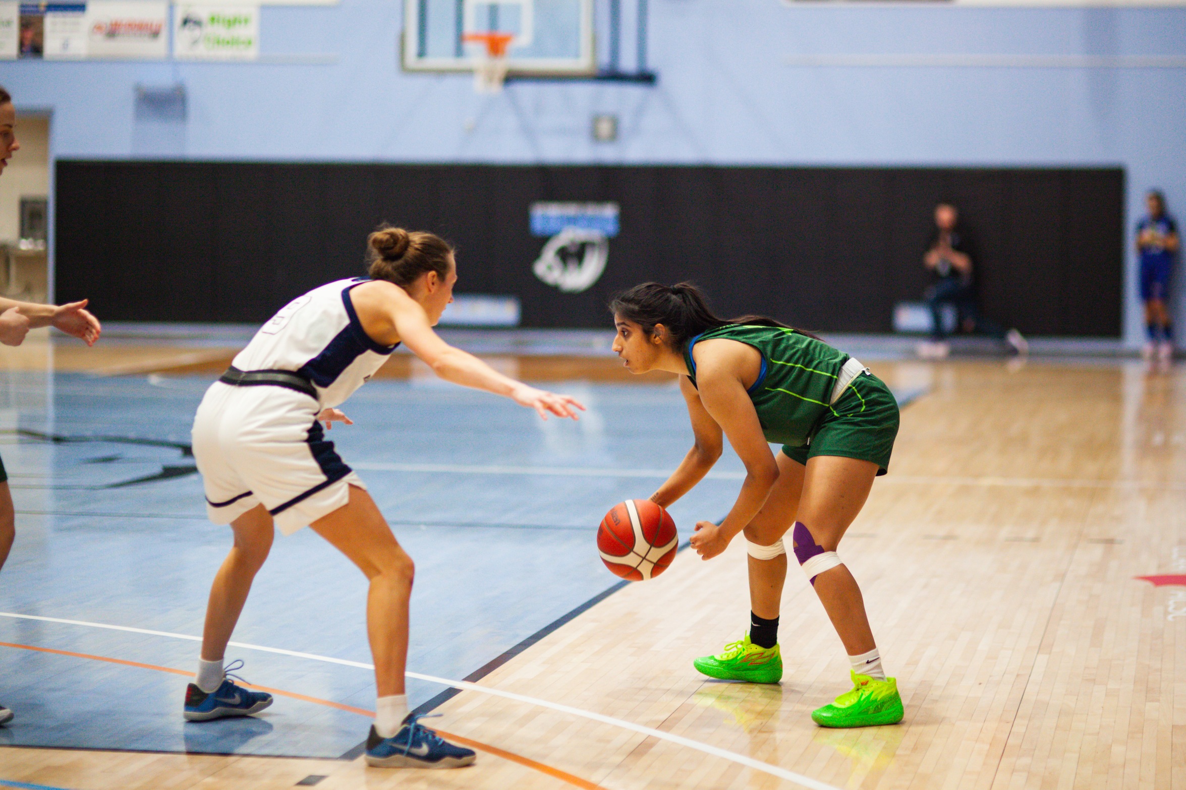 Queens survive late charge by Briercrest to take 66-63 win&nbsp;