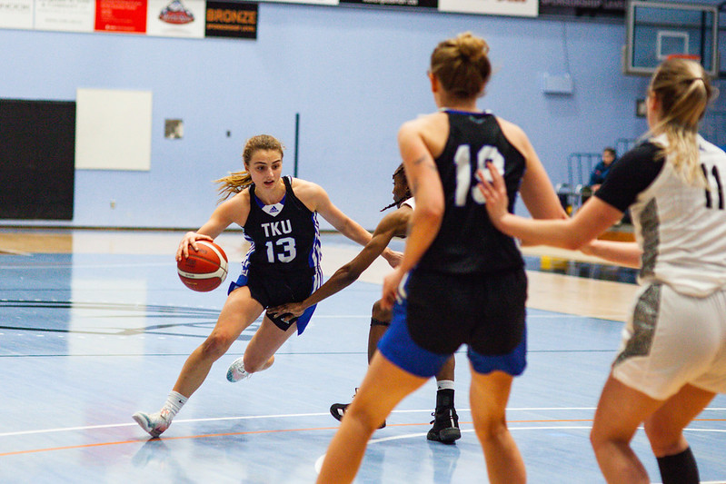 Eagles survive late Huskies comeback to take fifth place with 63-52 win&nbsp;