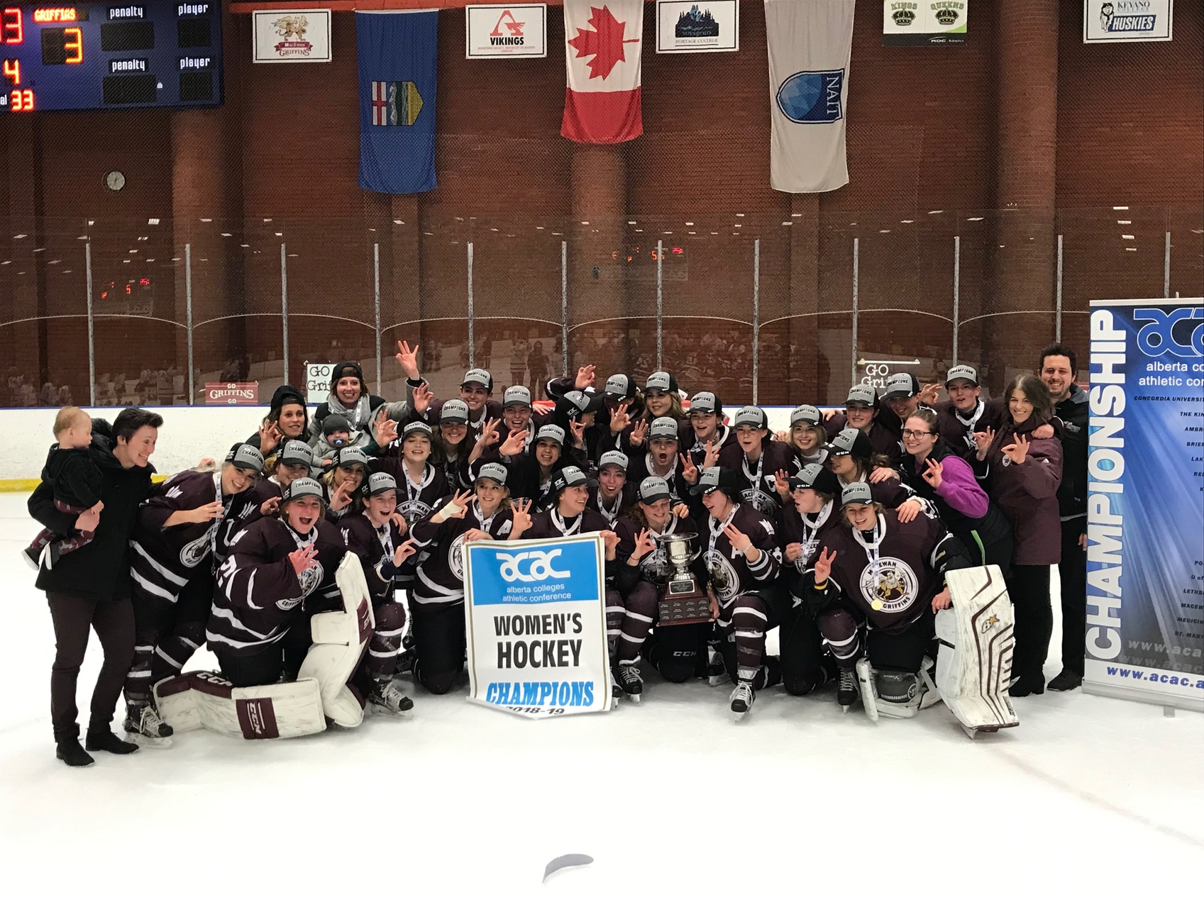 Griffins Win ACAC Women's Hockey Gold