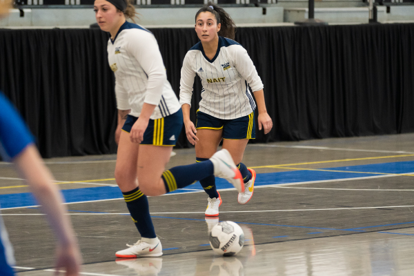 Ooks clip Eagles to close out Pool A action