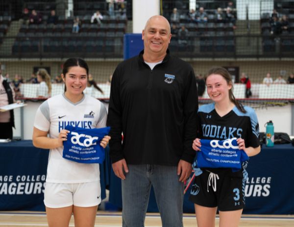 Huskies Edge Out Kodiaks