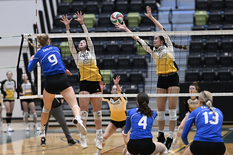TKU Eagles comeback in the fifth set to take the match